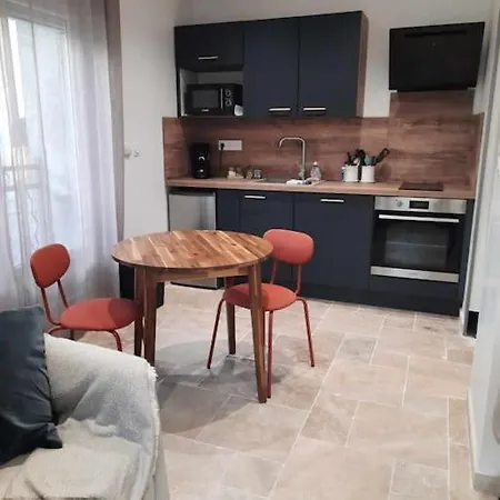 Apartment 1 - Avec Terrasse, Clim, Wifi - Tu Elleta *